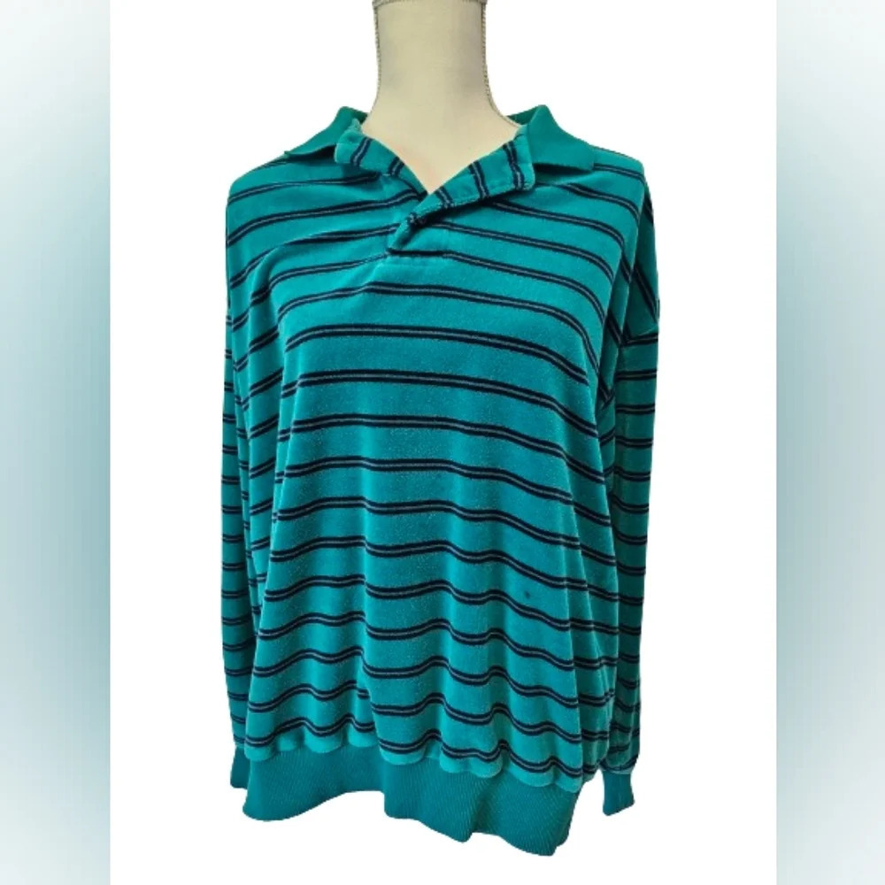 The Fox Collection Vintage Collared Long Sleeve "Velvet" Feel *Has Stain Size L